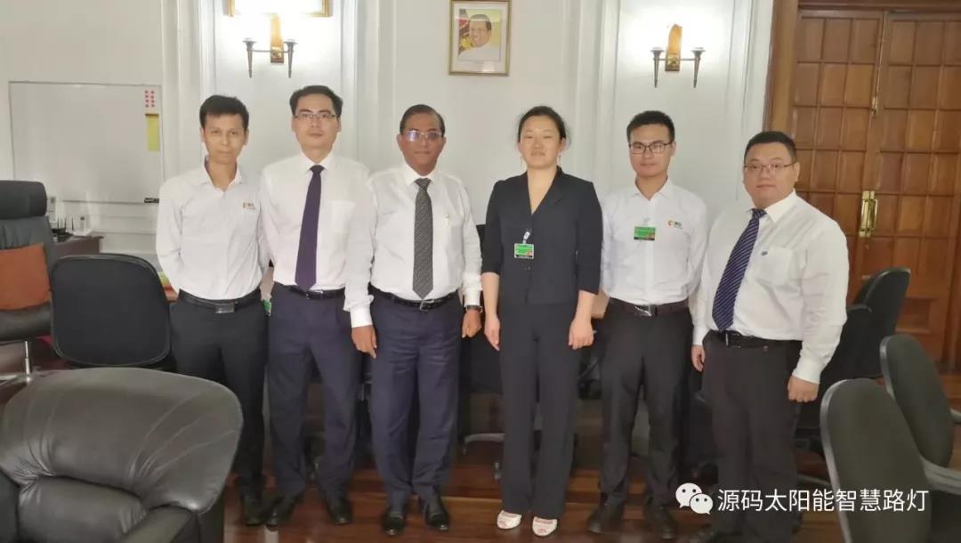 總統(tǒng)、發(fā)展局主席齊齊發(fā)聲，源碼火遍這個(gè)國家