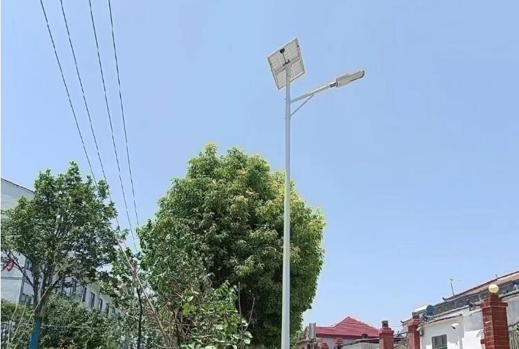 路燈生產使用時如何檢查電池組件